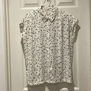 Ann Taylor LOFT NWOT Dalmatian print button down top SZ SP. small petites.